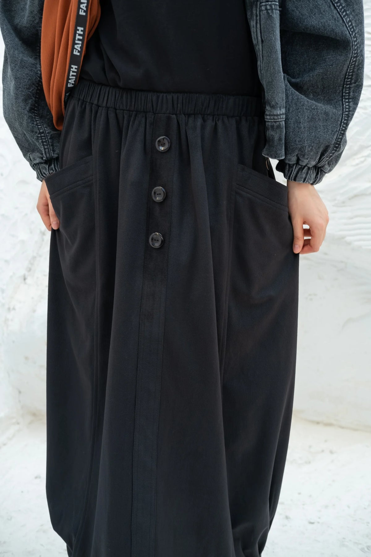 Trendy Velvet Black Skirt