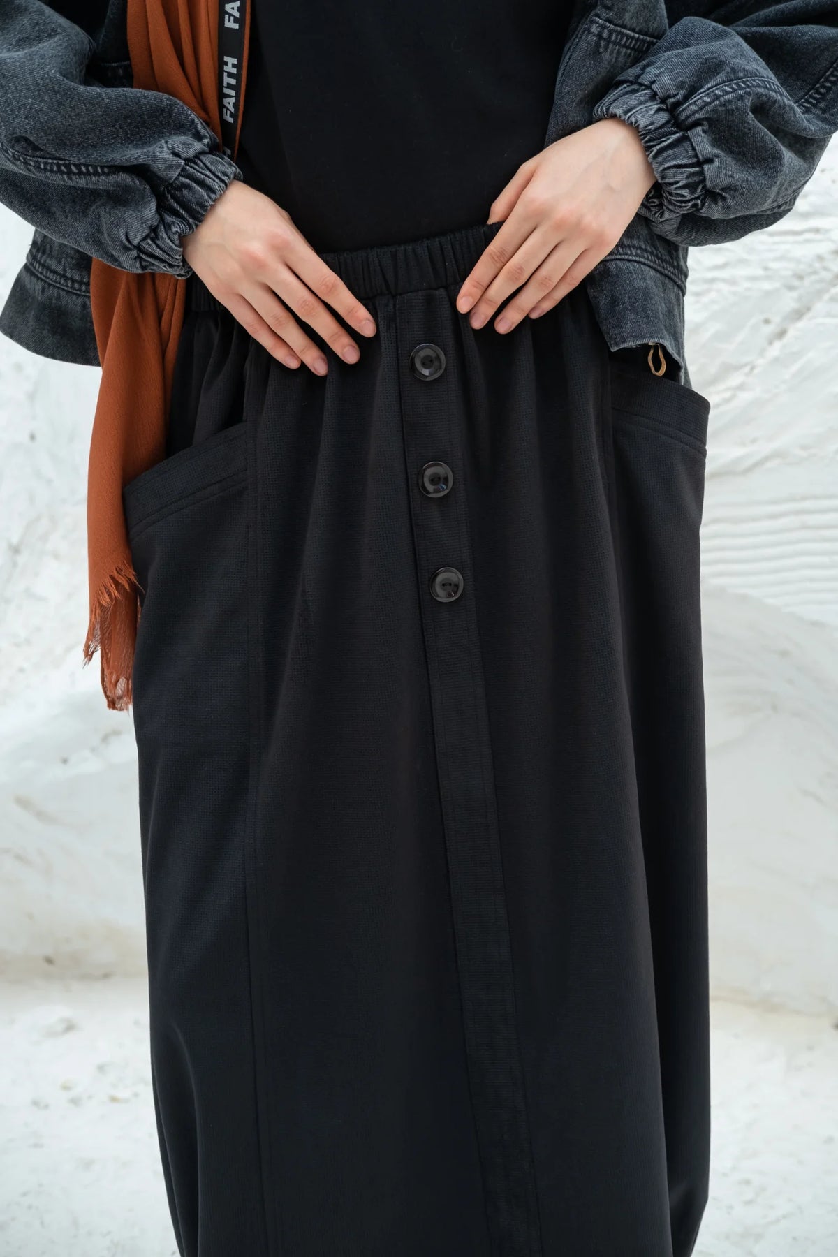 Trendy Velvet Black Skirt