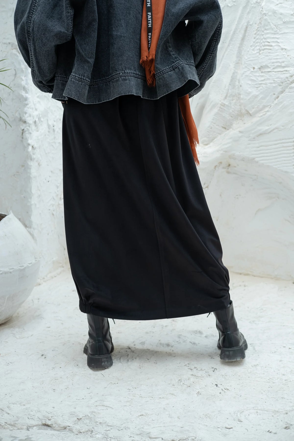 Trendy Velvet Black Skirt