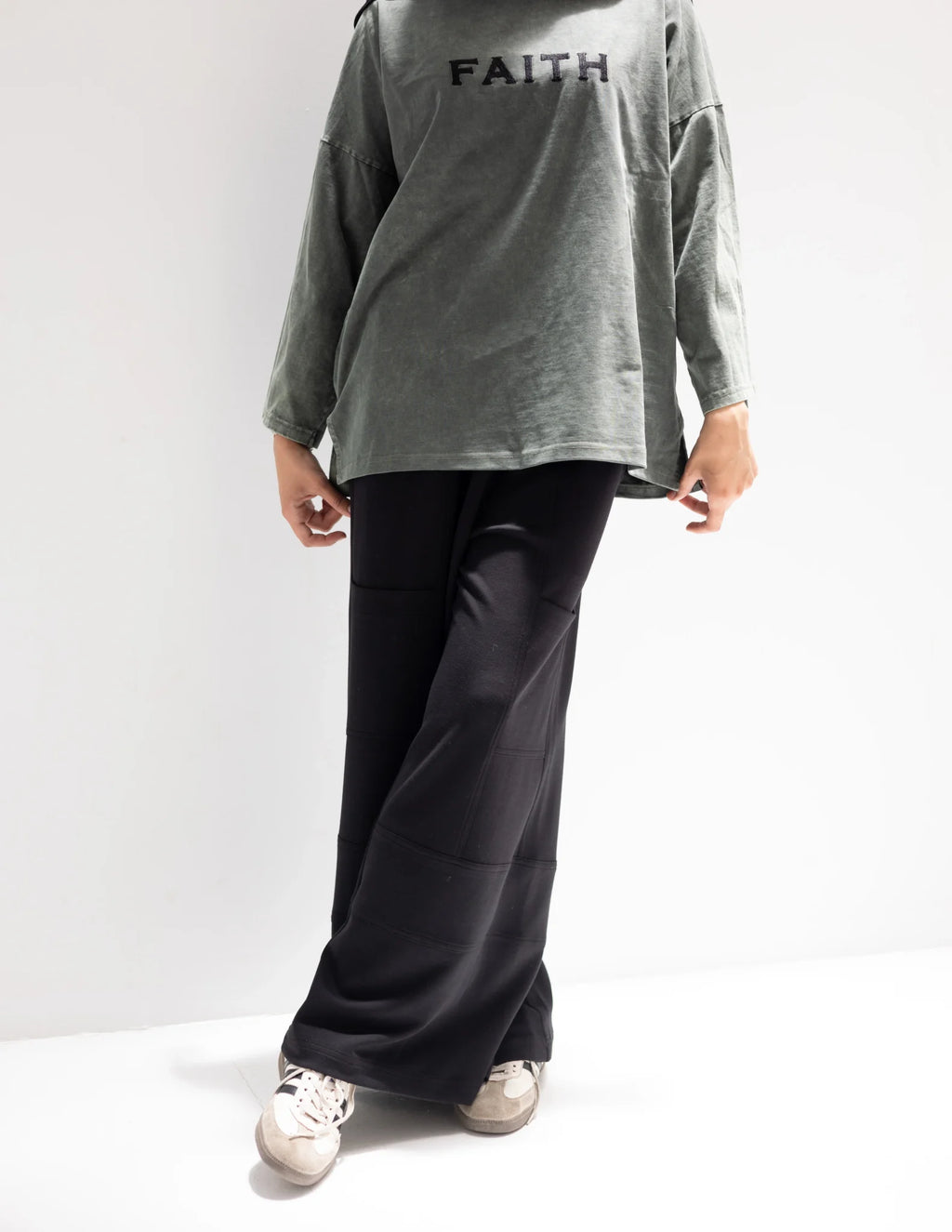 Trendy pants In Black