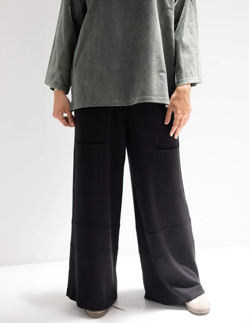 Trendy pants In Black
